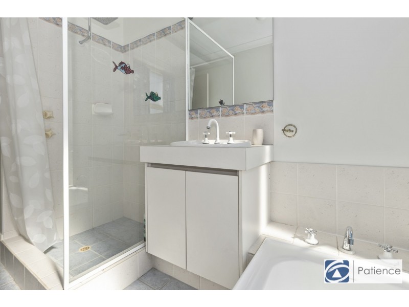 19  Mallina Circuit, Carramar WA 6031