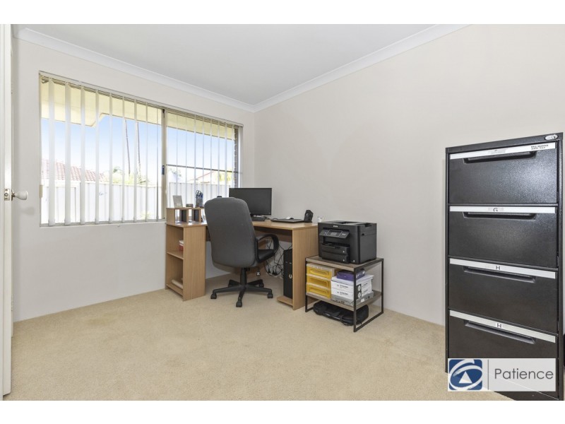 19  Mallina Circuit, Carramar WA 6031