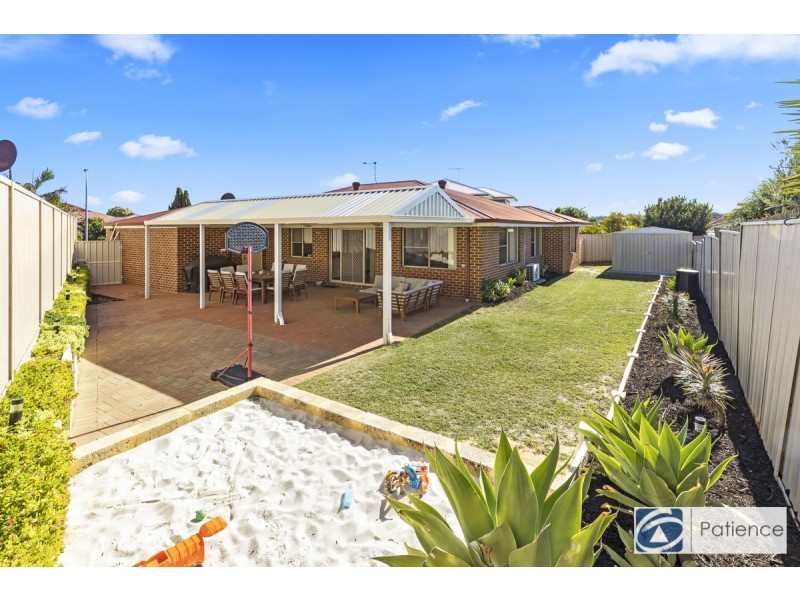 19  Mallina Circuit, Carramar WA 6031