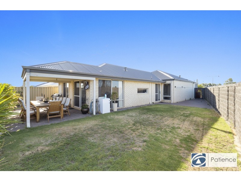 32 Altrincham Grove, Butler WA 6036