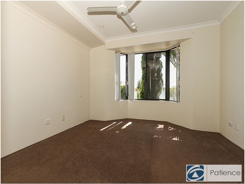 26 Lyndavale Loop, Carramar WA 6031