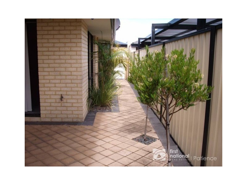 26 Lyndavale Loop, Carramar WA 6031