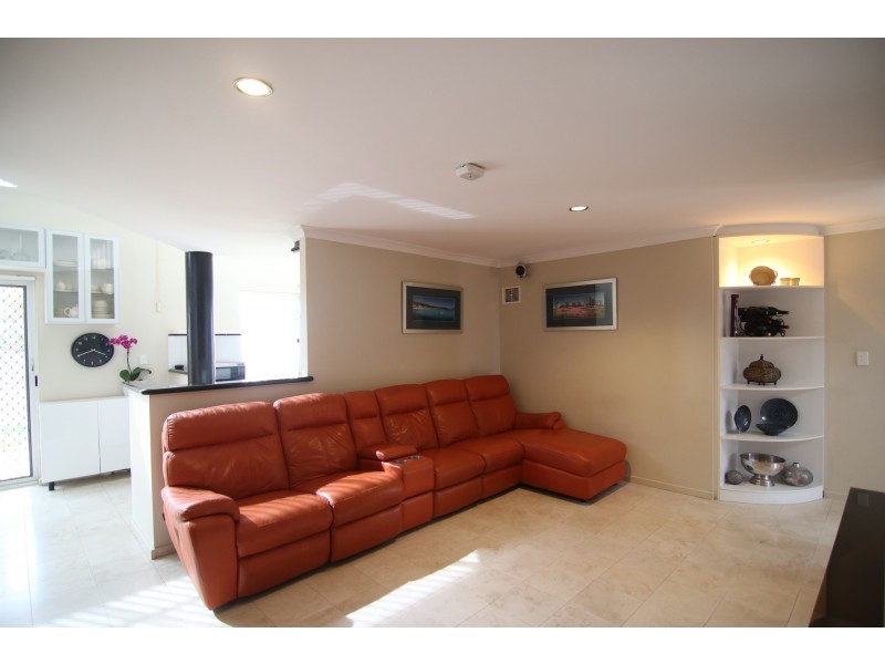 8 Kalk Place, Joondalup WA 6027