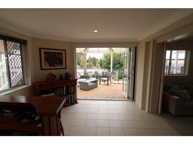 8 Kalk Place, Joondalup WA 6027