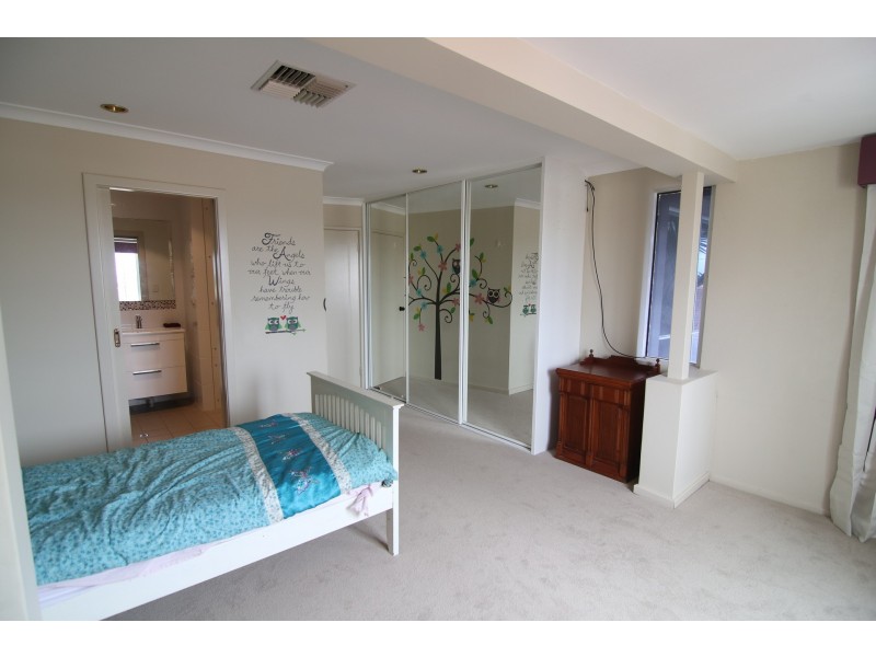 8 Kalk Place, Joondalup WA 6027