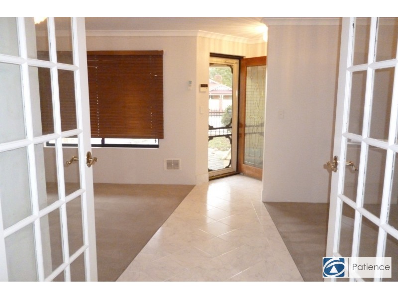 64 East Road, Pearsall WA 6065