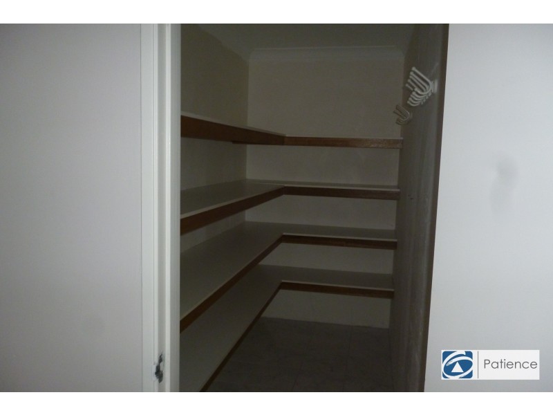 64 East Road, Pearsall WA 6065