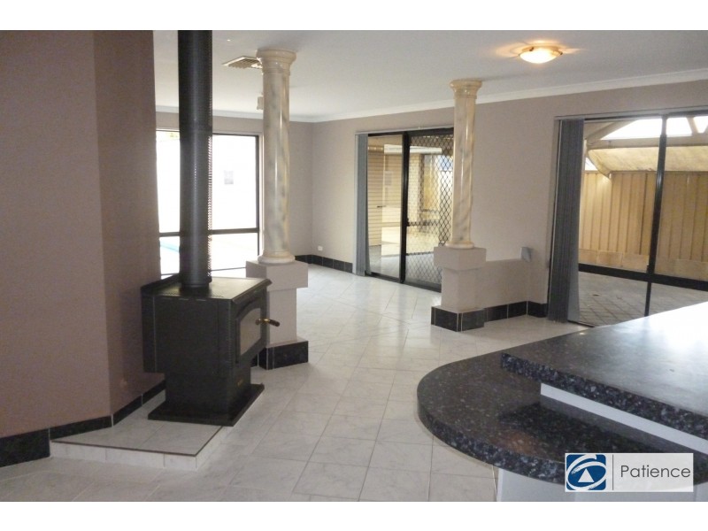 64 East Road, Pearsall WA 6065