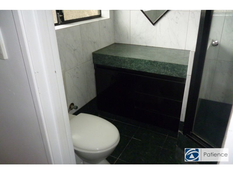 64 East Road, Pearsall WA 6065