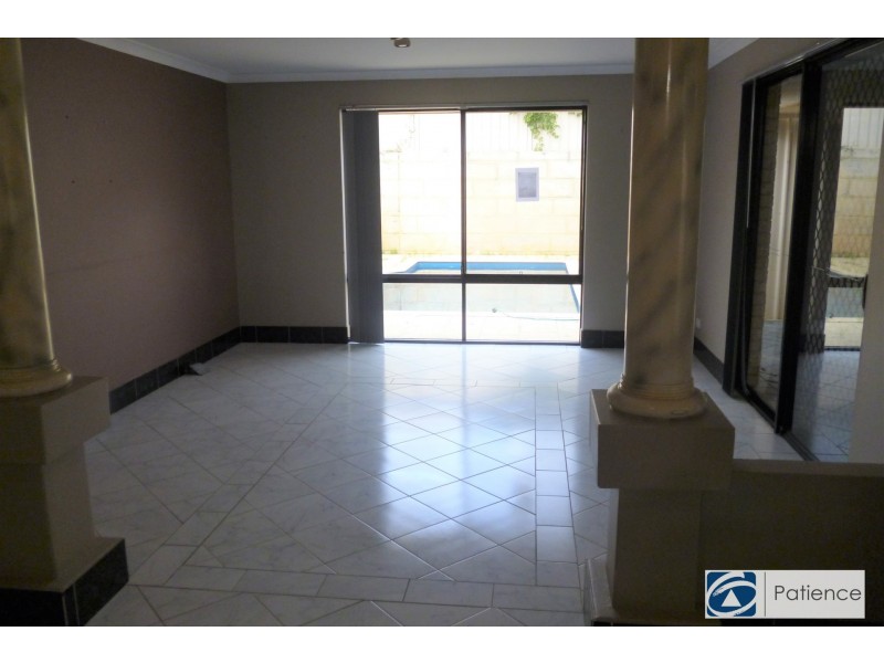 64 East Road, Pearsall WA 6065