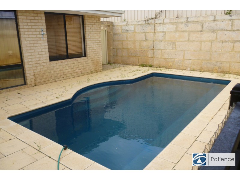 64 East Road, Pearsall WA 6065