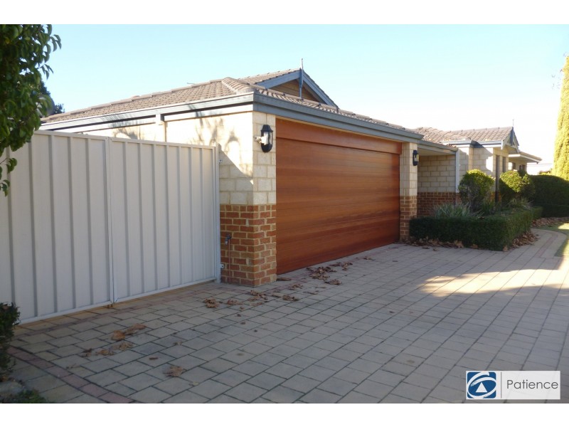 25 Minjah Circuit, Carramar WA 6031