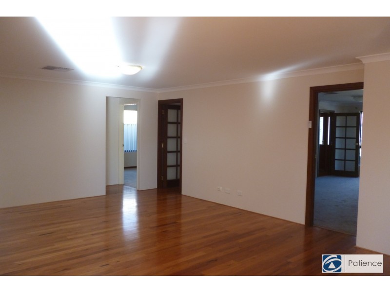 25 Minjah Circuit, Carramar WA 6031