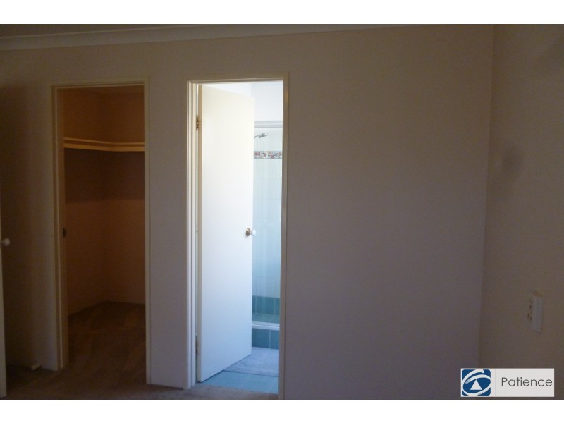 25 Minjah Circuit, Carramar WA 6031