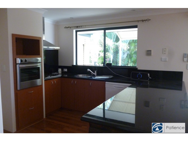 25 Minjah Circuit, Carramar WA 6031