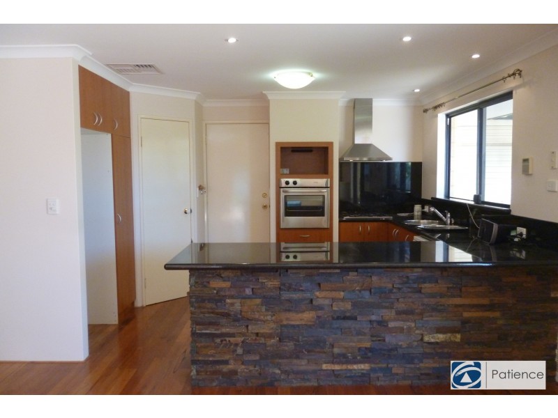 25 Minjah Circuit, Carramar WA 6031