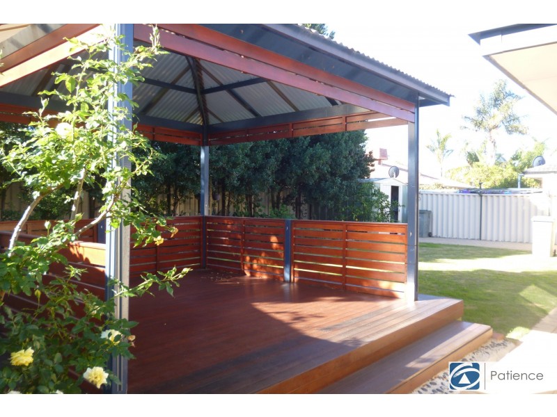 25 Minjah Circuit, Carramar WA 6031