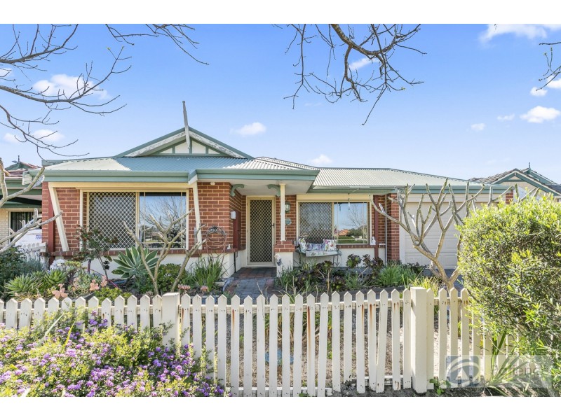 37 Midsummer Circle, Ellenbrook WA 6069