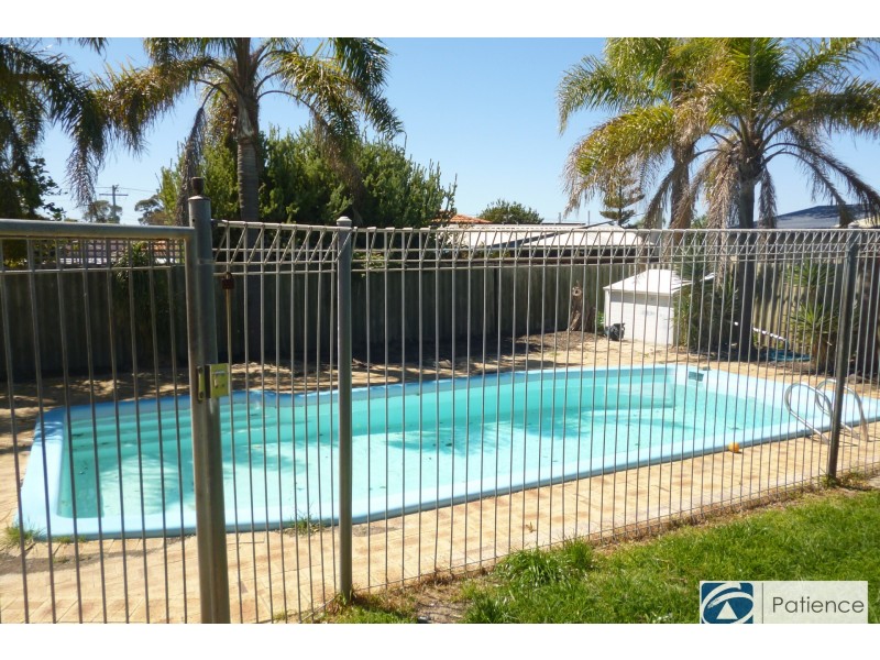 16 De Young Road, Craigie WA 6025