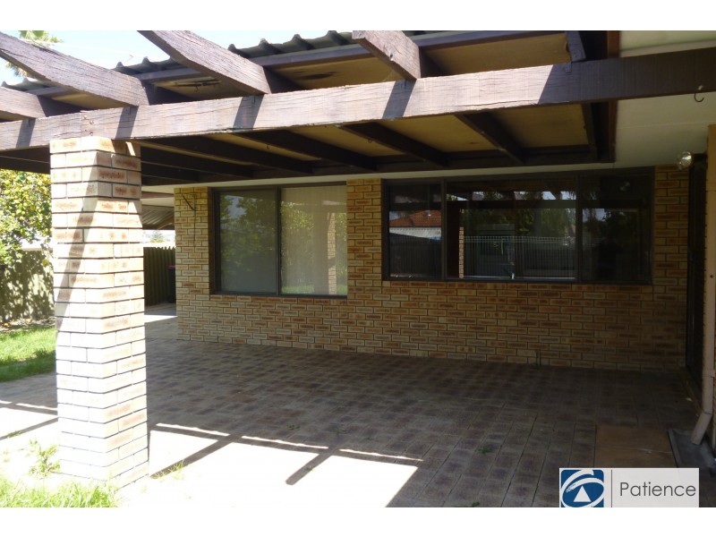 16 De Young Road, Craigie WA 6025