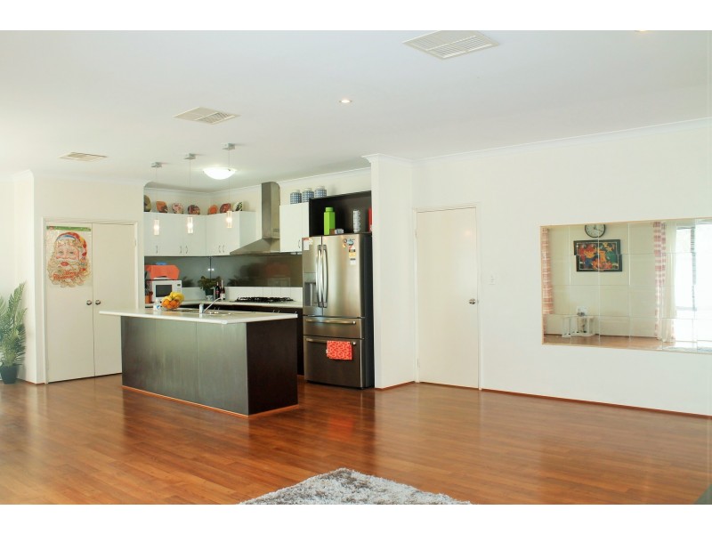 43 Vincent Road, Sinagra WA 6065