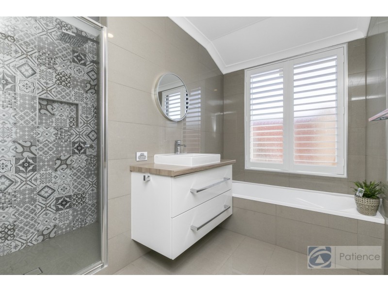 33 Rio Marina Way, Mindarie WA 6030