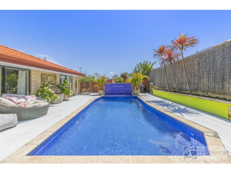 33 Rio Marina Way, Mindarie WA 6030