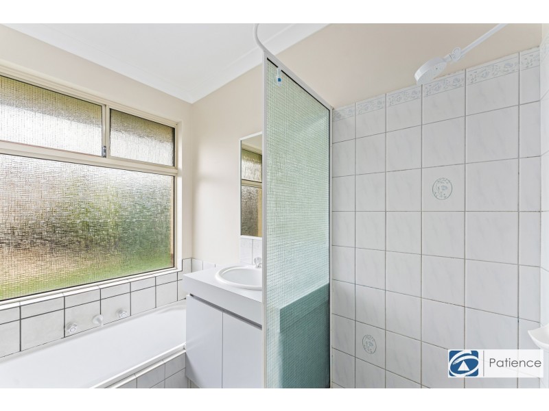 18 Canopy Court, Banksia Grove WA 6031