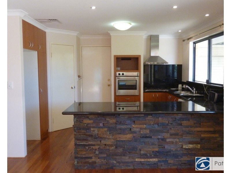 25 Minjah Circuit, Carramar WA 6031