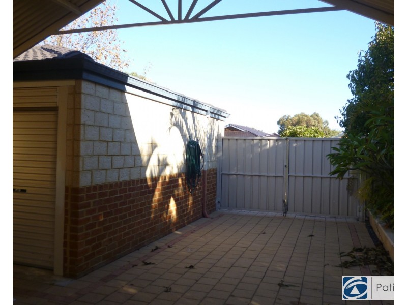 25 Minjah Circuit, Carramar WA 6031