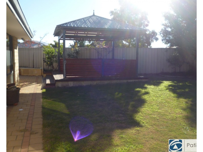 25 Minjah Circuit, Carramar WA 6031