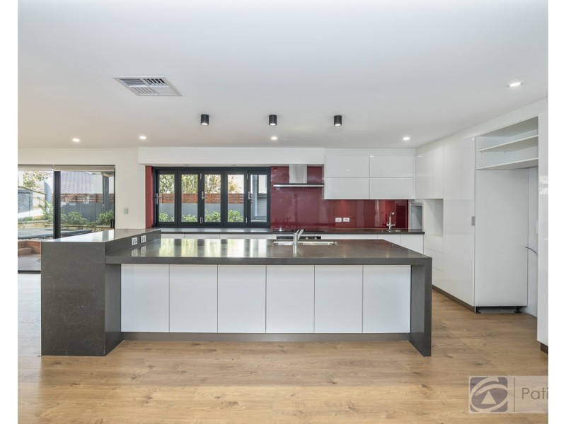 12 Dorado Beach Crescent, Connolly WA 6027