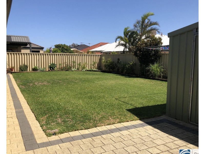 23 Champaigne Drive, Tapping WA 6065