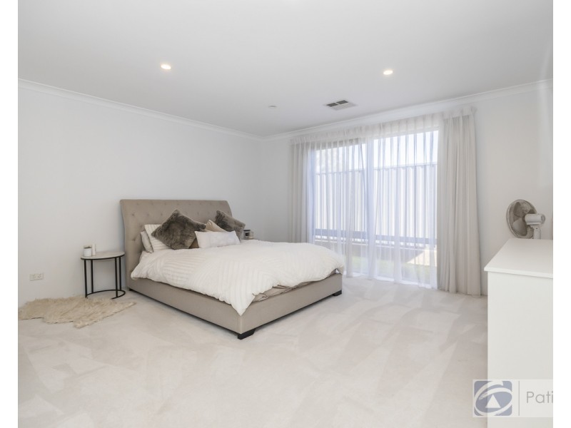 3 Denmark Loop, South Guildford WA 6055