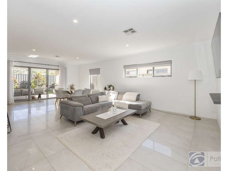 3 Denmark Loop, South Guildford WA 6055