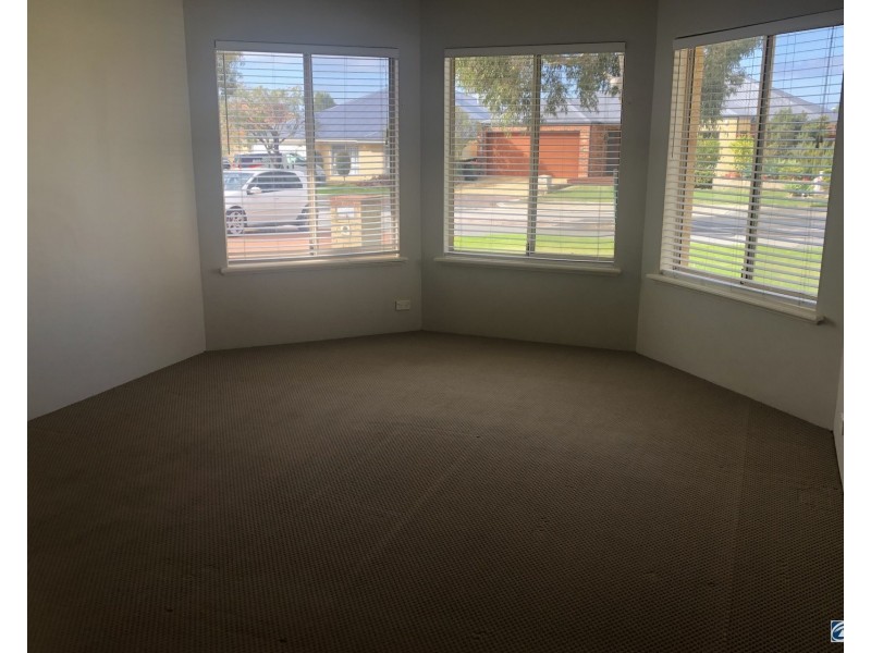 20 Roxburgh Circle, Kinross WA 6028