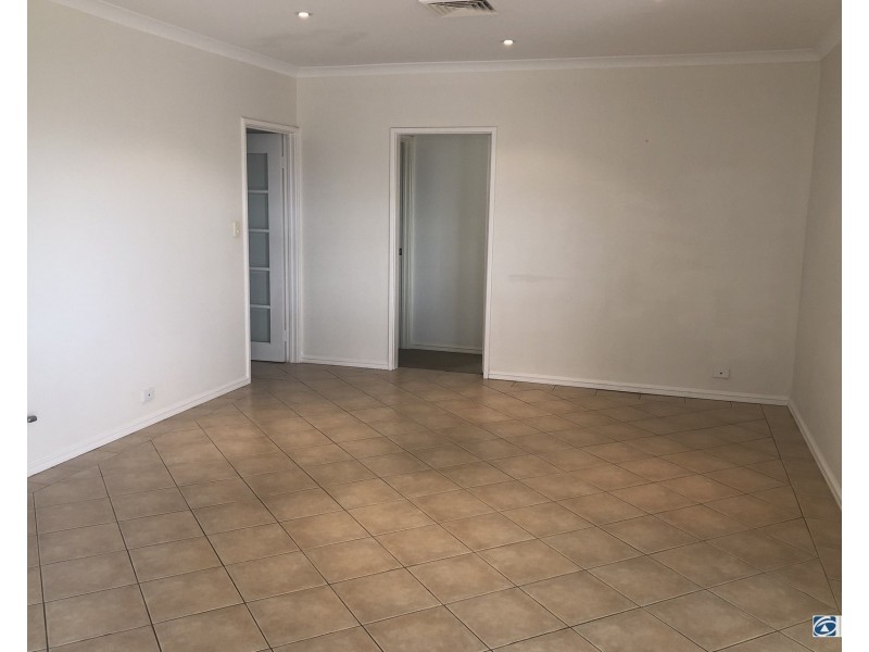 20 Roxburgh Circle, Kinross WA 6028