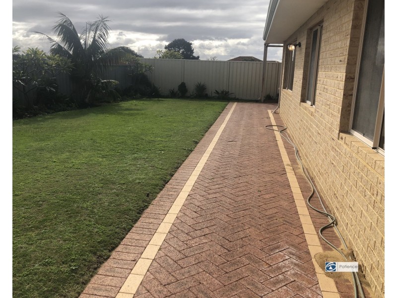 20 Roxburgh Circle, Kinross WA 6028