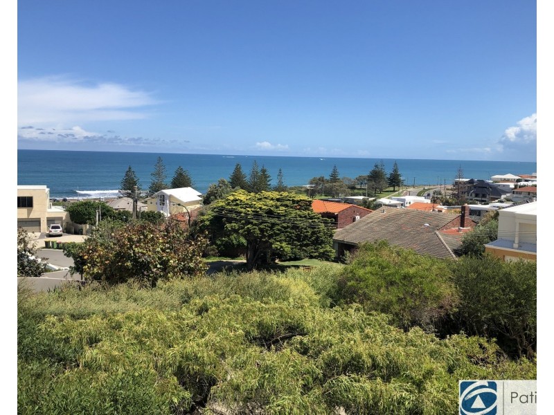 24A King Albert Road, Trigg WA 6029