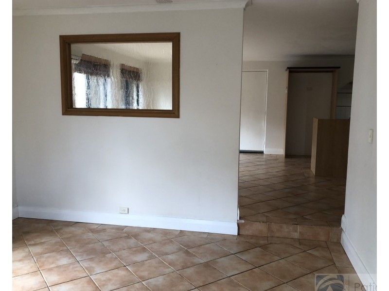 9 Kippilaw Loop, Carramar WA 6031