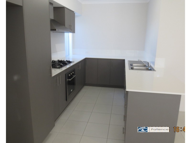 24 Hoypoy Gardens, Darch WA 6065