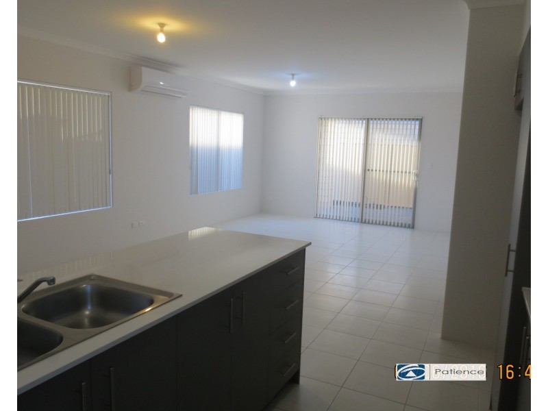 24 Hoypoy Gardens, Darch WA 6065