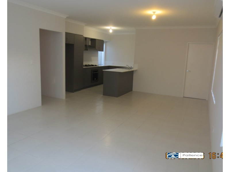 24 Hoypoy Gardens, Darch WA 6065