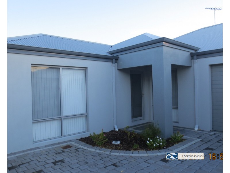 24 Hoypoy Gardens, Darch WA 6065