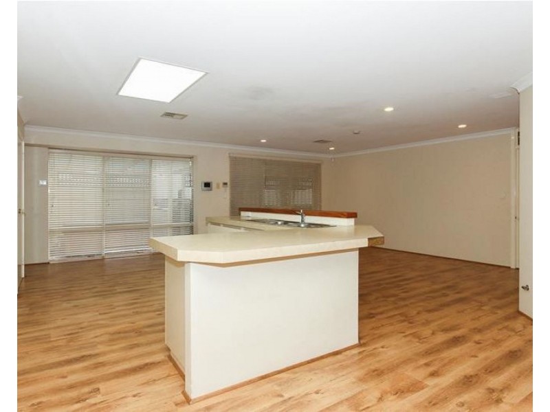 4 Akera Close, Hillarys WA 6025