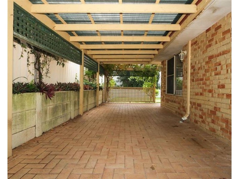 4 Akera Close, Hillarys WA 6025