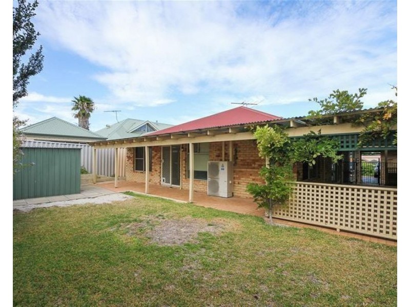 4 Akera Close, Hillarys WA 6025
