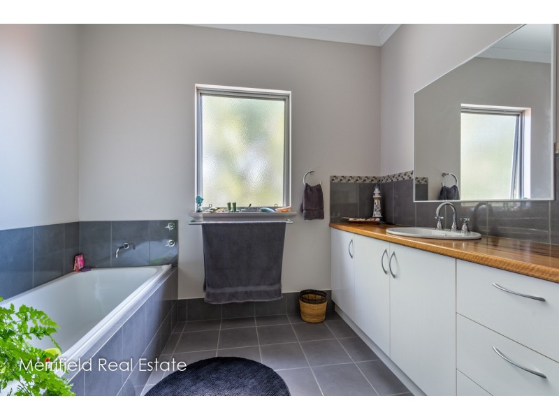 4 Drew Lane, Mira Mar WA 6330