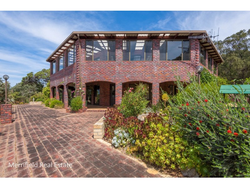 71 Diamond Street, Little Grove WA 6330