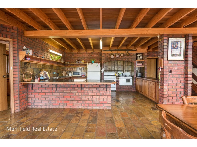 71 Diamond Street, Little Grove WA 6330